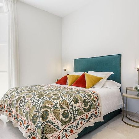 Apartamento Living By Cathedral Siviglia Esterno foto