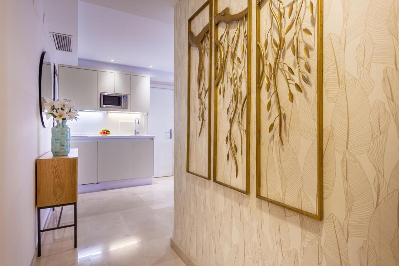 Apartamento Living By Cathedral Siviglia Esterno foto