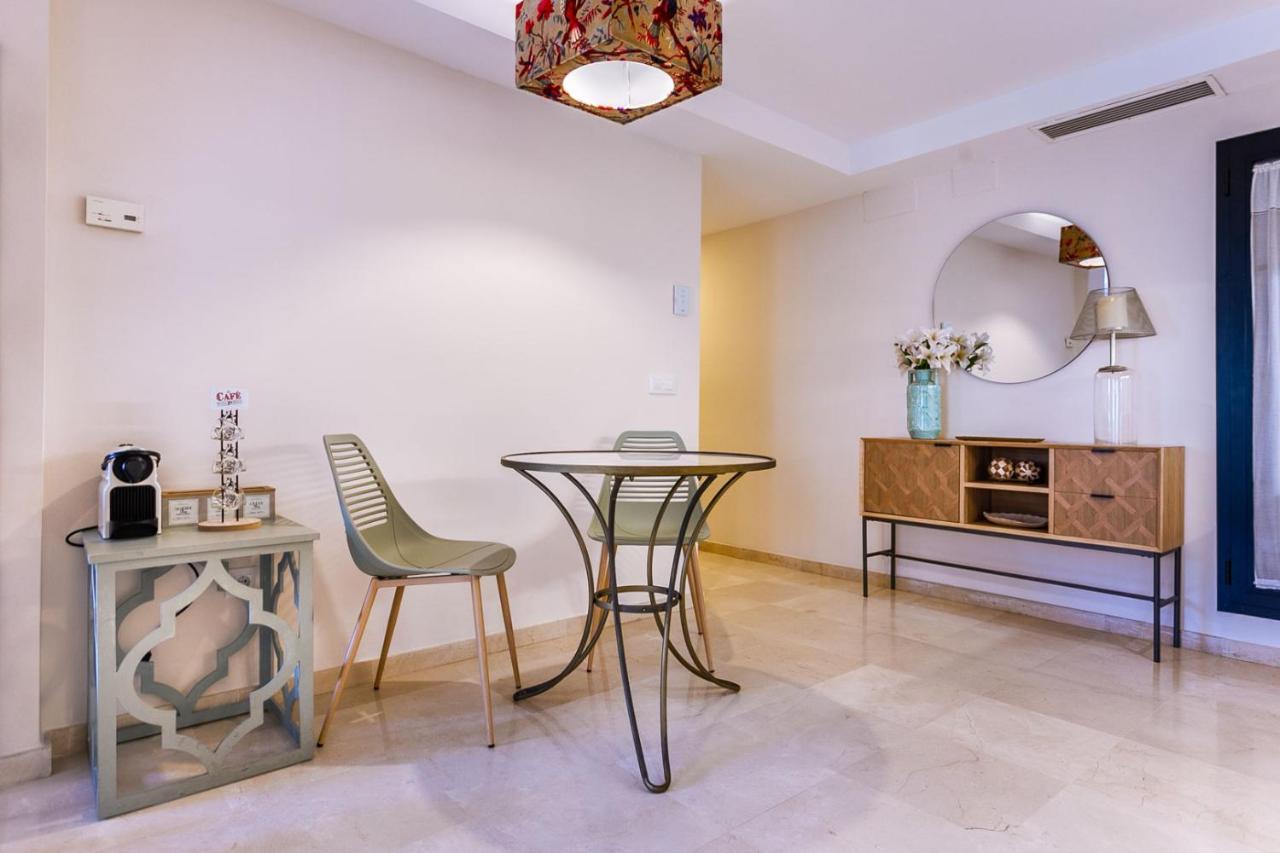 Apartamento Living By Cathedral Siviglia Esterno foto
