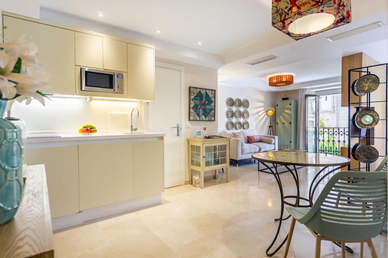 Apartamento Living By Cathedral Siviglia Esterno foto