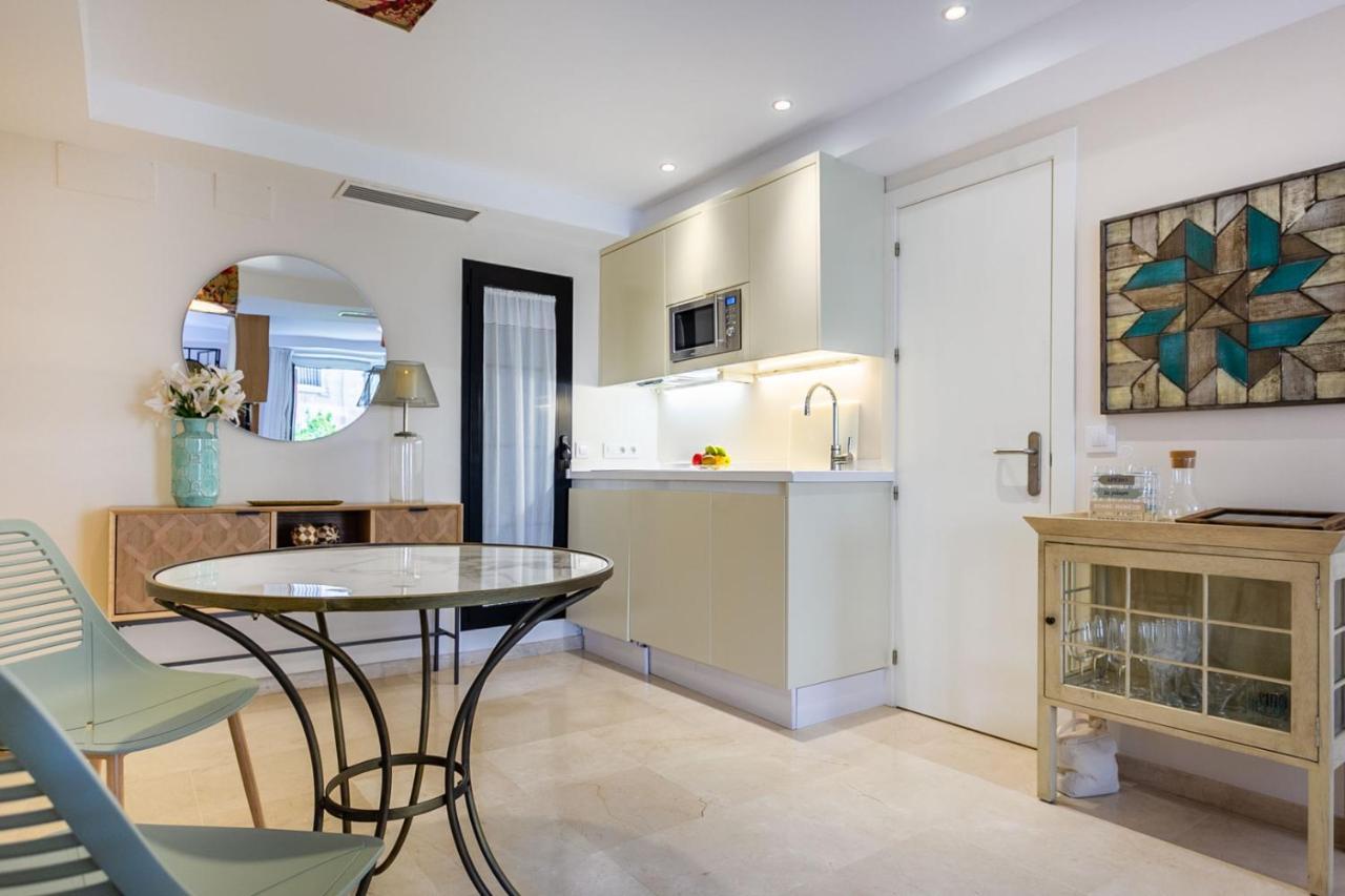 Apartamento Living By Cathedral Siviglia Esterno foto