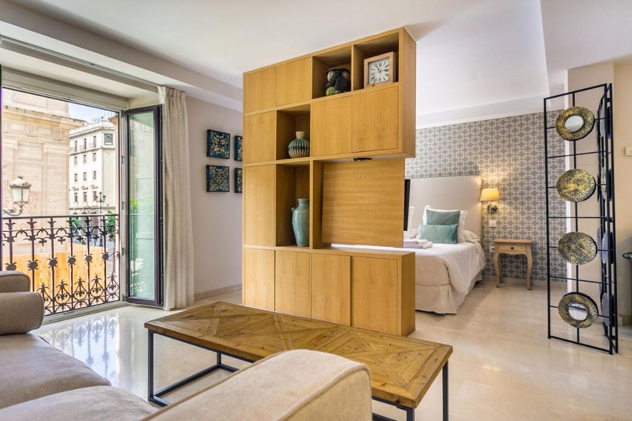 Apartamento Living By Cathedral Siviglia Esterno foto