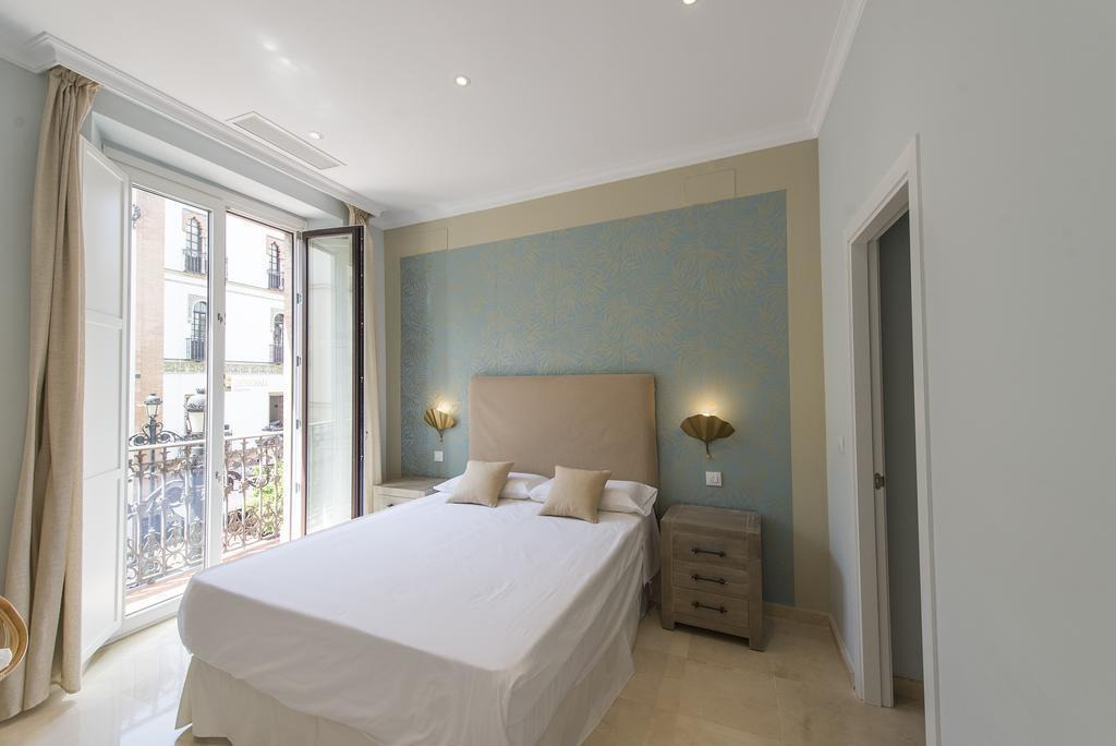 Apartamento Living By Cathedral Siviglia Esterno foto