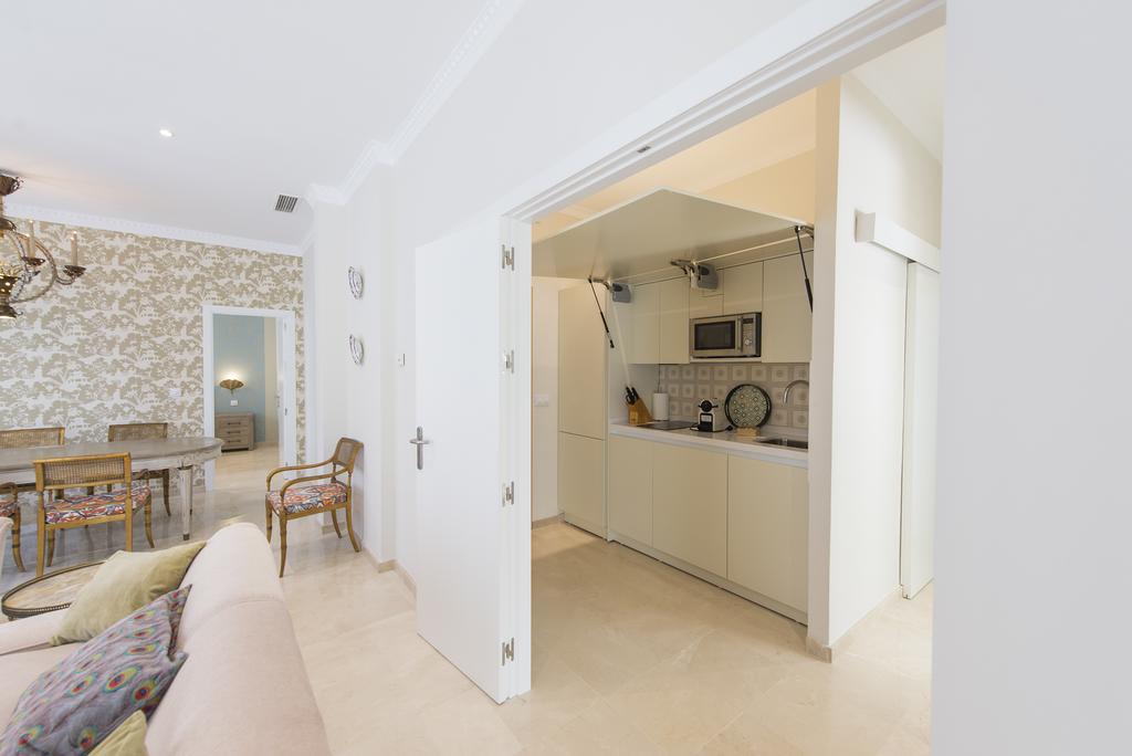 Apartamento Living By Cathedral Siviglia Esterno foto