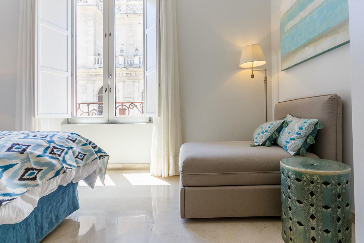 Apartamento Living By Cathedral Siviglia Esterno foto